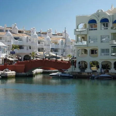 Prime Location, Pool, Beach, Shops, All Nearby *